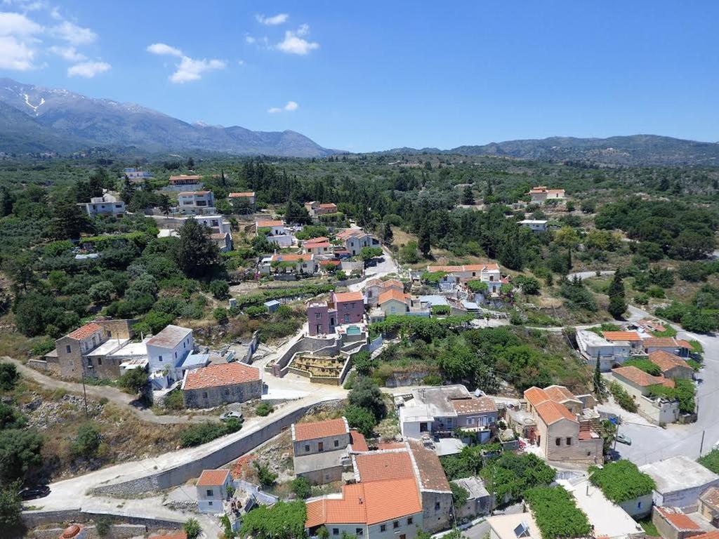 Listen To Nature In A Renovated Traditional Hilltop Villa Liodosifis With Heated Pool Paidhokhorion 部屋 写真